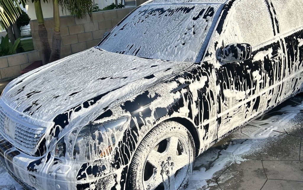 Foam bath before a hand wash